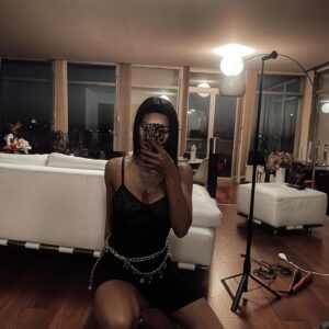 Rania Saiidii Instagram - 𝗖𝝠𝗣𝗧𝗨𝗥𝗘 TON 𝗛𝗜𝗦𝗧𝝝𝗜𝗥𝗘. ☽••