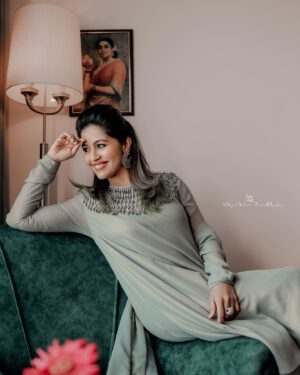 Ranjini Haridas Instagram - 📷@sajidsalim__ 
✍🏻🎨 @sreejith_karthika77
Outfit courtesy : @madebymilankochi
💅🏻@rahul_lebeaute @lebeaute_adoor