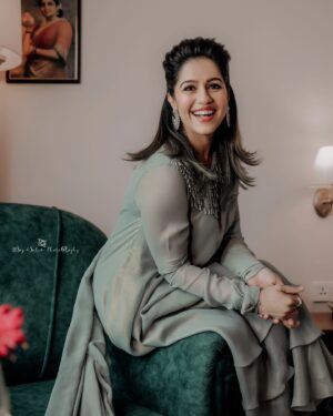 Ranjini Haridas Instagram - 📷@sajidsalim__ 
✍🏻🎨 @sreejith_karthika77
Outfit courtesy : @madebymilankochi
💅🏻@rahul_lebeaute @lebeaute_adoor