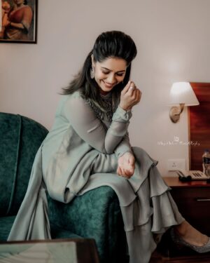 Ranjini Haridas Instagram - 📷@sajidsalim__ 
✍🏻🎨 @sreejith_karthika77
Outfit courtesy : @madebymilankochi
💅🏻@rahul_lebeaute @lebeaute_adoor