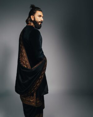 Ranveer Singh Instagram - 🖤✨
