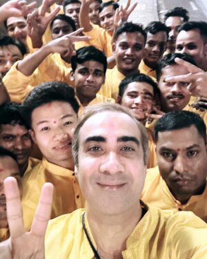 Ranvir Shorey Instagram - दोस्त मिलते गए, कारवां बनता गया! #HappyDiwali