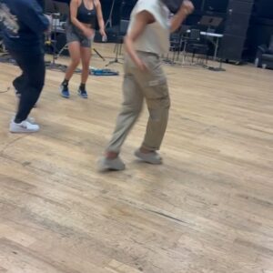 Rashida Olayiwola Instagram - 🎵Sometimes you gotta POP OUT and show NUMBERS🎵 I know for sure that any writer / creative, artist, comedian will tell you there’s NOTHING like seeing an idea flourish into something special “IT’S ABOUT US” #BetAwards24 opening & the process was fun and special. Glad what was laid down was picked up 🌚😌 It’s always been and we should always make it our business to make it about #US 🎵THIS AINT ABOUT YOU OR ME IT’S BOUT #WE🎵♥️🎬💚✊🏾✌🏾S/O to da #Compton kid / my bro @jsnowpro . When two or more are gathered… 😮‍💨 #ChicagoKid 👩🏾‍💻👨🏾‍💻 #multihyphenate #Comedian #Actress #Writer #Creative #GoodHuman #BlackWoman #Real 👊🏾