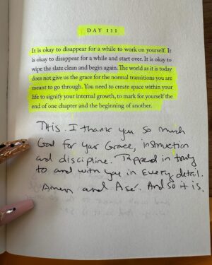 Rashida Olayiwola Instagram - “You need to create space within your life for expansion, to signify your internal growth, to mark for YOURSELF the end of old chapters and the beginning of new chapters and shifts” Amen and Asè. God I want to #THANKYOU so much for your grace, instructions, and discipline. For the intention of being out the way and tapped fully into you. SO MUCH has happened/ is HAPPENING, this being just ONE of the many blessings as I continue to work and take full care while God works. Always in ALL ways. 

Thank you @jessecollinsent @dionnenicoleharmon @jeannaerouclay @brittanybrazil & @bet for trusting me as a writer, creative and every gift god blessed me with to use as the new Head Writer. Grateful and Proud is an understatement. Thank you for trusting me to ensemble a brilliant creative team who exemplifies our vision and black excellence. ❤️🎬💚Only the Second #BlackWoman in the show’s history to lead so i salute and am grateful to the first who did it & lead the way 🙏🏾 as we continue to progress with #US in mind🫶🏾🎬

I pray for continued goodness and as everyone tune in for what will be a @betawards that will be filled with nostalgia, wholesomeness, #culture, PURE #Comedy and FUN. Amen and Asè. #godinthedetails #ChicagoKid #multihyphenate #BetAwards 🫶🏾✌🏾💫🚀