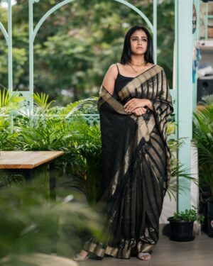 Rashmi Prabhakar Instagram - Thank you universe ✨️ 

Artist : @rashmiprabhakar_official 
Concept and Styling : @sahanastylediary 
Saree : @sankalpa_angadi 
MUAH : @makeovers_sudhanatesh 
Photography : @vikaptures_studio
