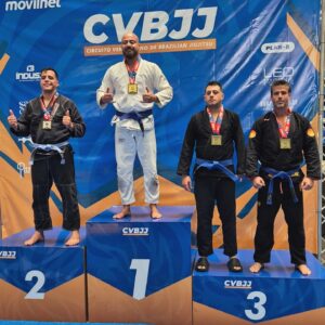 Raúl Olivo Instagram - No todas se ganan pero siempre se aprende !!! A seguir trabajando!  Felicitaciones a los ganadores, un gusto compartir tatami!! Primer dia del @circuitovenezolanobjj  #RO 🥉