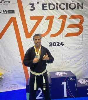 Raúl Olivo Instagram - Asi estuvo este fin de semana en el abierto @avjjboficial  2do Lugar Peso Pesado 🥈con Gi . Gracias a mi escuela @academia_artesuave  por el apoyo y los amigos que estuvieron ahi para apoyarme y guiarme en las peleas!  Unas se ganan y en todas se aprende!! [desliza ➡️] #bjj #RO