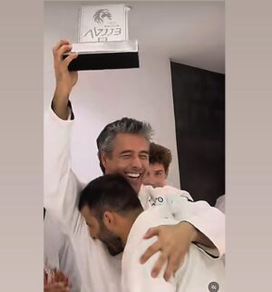 Raúl Olivo Instagram - Siento, que debemos celebrar muchas cosas en la vida que damos “por dadas” pero mas que celebrar dar gracias por haberlas vivido y de cada una, aprender. Ya sea buena o mala ( que cuesta mas ). Esto teóricamente, aplicarlo es el reto!  Gracias Jiu-Jitsu  por muchas cosas y gracias @academia_artesuave  Aquí comparto nuestro logro como equipo! [desliza]. #bjj #RO 🐺