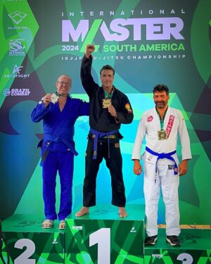 Raúl Olivo Instagram - 🥇CAMPEÓN SUR AMERICANO MASTER !!! @ibjjf representando a mi academia @academia_artesuave y por supuesto en nombre de #Venezuela !  #bjj 🥋🥇 #RO