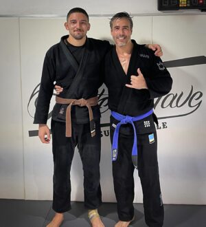 Raúl Olivo Instagram - Siguiendo el camino!  Gracias @academia_artesuave y a cada uno del team. Alumno siempre!! De todos he aprendido mucho, en cada rola, en cada competencia, casa victoria y cada “derrota” [ aprendizaje ]. Gracias BJJ por ser la via de escape de tanto!! Oss!! 🥋 #RO 🐺