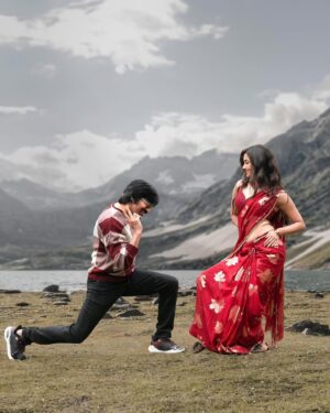 Ravi Teja Instagram - Feel the Magic 🪕❤️

#SitarSong from #mrbachchan 🕺💃🏻