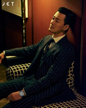 Raymond Lam Instagram - @jetmaghk

Text．@nicnicnicnicwong
Photo．@_loricky_
Styling．@calvin.wtf
Hair．@keith_wong_hair
Makeup．Raymond Yip
Wardrobe．@zegnaofficial @givenchy @ralphlauren
Watch and Jewelry．@harrywinston
Location．Soho House Hong Kong

#JETHK #JET2024 #JET2024AUG #林峯 #HARRYWINSTON #九龍城寨之圍城 @harrywinston