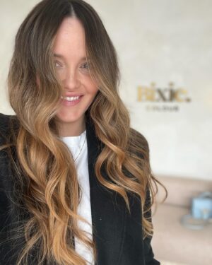 Rebecca Breeds Instagram - Thanks gorgeous @stella_bixiecolour for brightening up my life and locks. 💛💛💛And thanks @bixiecolour and @shereeknobel_bixiecolour for always making me feel fab and ready for anything. 💁🏻‍♀️💫🙏