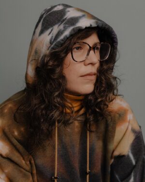 Rebecca Sugar Instagram - Huge thanks to the brilliant photographer @elizabethrweinberg for this photo shoot for @bust_magazine 📷 
Hair and makeup by @stephanienicolesmith and styling by @jardizzled 💙 I had such a wonderful time with you all! Thank you so much!!!