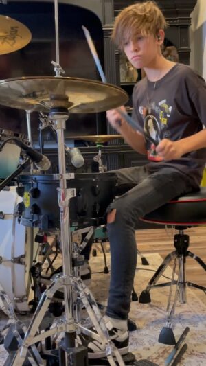 Recker Eans Instagram - Locked in 🤘
-
Footage from tracking ‘Headcase’ last year GO STREAM IT UP! @dropoutkingsaz @adam_ramey @blackcatbill9 
-
Rec @constesheations @sobelow_az 
-
#headcase #newmusic #drums #recording #studio #metal #numetal 
-
@sjcdrums @zildjiancompany @gruvgear @londonstickco @inearz @roosterthrones @nike