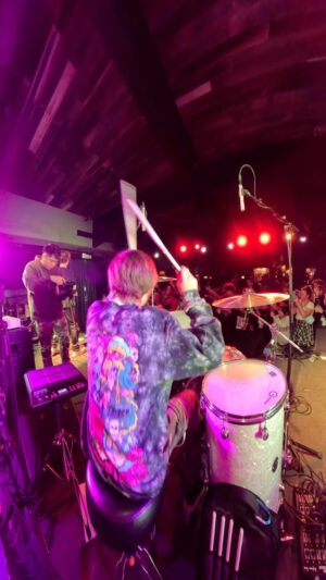 Recker Eans Instagram - Amazing show in LA @thevenicewest with my dudes @gavinmagnus @iamcodyrandall 
-
Thank you so much for trusting me to share the stage with you 🙏 You, your team and fam are the best!!! Lets do it again! 🤘
-
@theresainfantemagnus @drewlanester @colehiggins69 @stvnsteele 
-
#gavinmagnus #pop #drums #la 
-
@londonstickco @inearz @gruvgear @zildjiancompany @liquiddeath