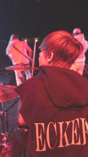Recker Eans Instagram - @unconventionalkingz from @marqueetheatre 
-
🎥 @seancampbellfilms 
-
@sjcdrums @zildjiancompany @inearz @londonstickco @gruvgear 
-
#drums #drummer #hiphop #tour #explore #livemusic