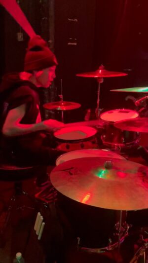 Recker Eans Instagram - Who’s Down? Comment below if youre down with @unconventionalkingz 🤘
-
@realhighdeaf @lowkeythawizard #illdrentour2024 
-
@sjcdrums @zildjiancompany @londonstickco @gruvgear @inearz @roosterthrones @remopercussion @gibraltarhardware 
-
#drums #livemusic #tour #musicvideo #hiphop