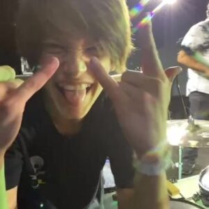 Recker Eans Instagram - And Live from the @therebelphx its FRIDAY NIGHT!!! 🤘
-
ICYMI Playing with @arsenickitchen
-
Thank You for having me fellas 🤘🙏
-
#drums #metal # livemusic