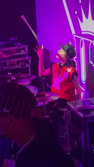Recker Eans Instagram - Night 1 SLAYED!! @unconventionalkingz @westportbowery onto Tulsa for show 2 TONIGHT @tulsashrine 
-
@realhighdeaf @lowkeythawizard @_joey_cool 
-
THANK YOU to all the AMAZING companies behind me @sjcdrums @zildjiancompany @inearz @londonstickco @gruvgear @gibraltarhardware @remopercussion @roosterthrones 
-
#drums #hiphop #rap #tour