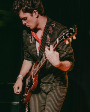 Reed Horstmann Instagram - More from the bamd at the @elcidsunset featuring this spicy new suit from @hbarcofficial 

Photos by @thekaywolfer and @ashlynicolephoto 

#guitar #westernstyle #westernfashion #vintage #fashion #gibson #electricguitar #rocknroll