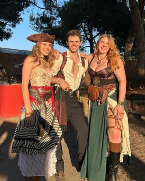Reed Horstmann Instagram - Crew takes renfaire 🏴‍☠️🏴‍☠️

Credit to @helloiamkate to helping w the outfit 
 #renfaire #fantasy #cosplay #pirate #ripsirmaximillion #sorryforpartyrocking