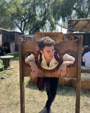 Reed Horstmann Instagram - Crew takes renfaire 🏴‍☠️🏴‍☠️

Credit to @helloiamkate to helping w the outfit 
 #renfaire #fantasy #cosplay #pirate #ripsirmaximillion #sorryforpartyrocking