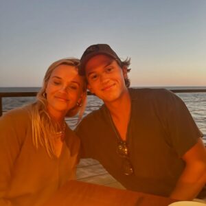 Reese Witherspoon Instagram - Summer nights with this guy are the best @deaconphillippe