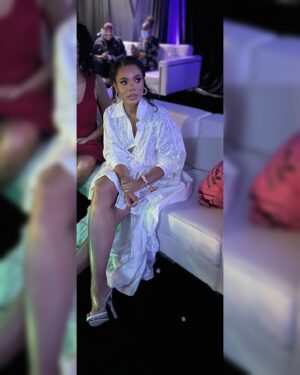 Regina Hall Instagram - Thank you Essence Fest 2024 for an amazing time 🤍🤍
Styling: @edmondalison 
Makeup: @lewinadavid 
Hair: @shornelll