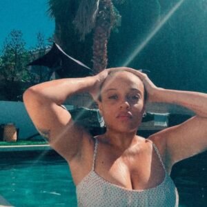 Reign Edwards Instagram - Summer is in full effect☀️ needed a pool day fasho.

#Summer #Summertime #Summertimefun