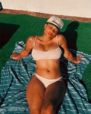 Reign Edwards Instagram - Summer is in full effect☀️ needed a pool day fasho.

#Summer #Summertime #Summertimefun