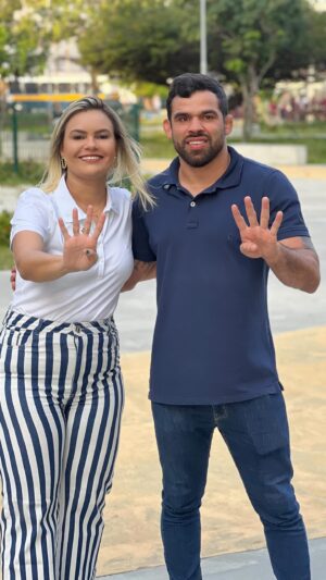 Renan Barão Instagram - Ao lado de @renanbaraoufc nesta jornada para transformar nossa cidade. Como candidata a vice-prefeita ao lado de @paulinhofreirern, estamos comprometidos em defender o esporte. Acreditamos que por meio do esporte, podemos promover saúde, inclusão e oportunidades para todos, principalmente para todos. 

Estamos prontos para trabalhar com dedicação e paixão para garantir um futuro melhor para nossa cidade.

Agora é Paulinho Prefeito 4️⃣4️⃣!