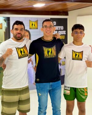 Renan Barão Instagram - Chegamos à zona Sul com time ainda mais preparados junto aos multicampeões. Isso é muito que #Jiujitsu! 👊🏻