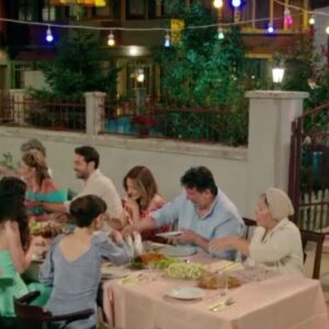 Renan Bilek Instagram - Haydi iyi seyirler 🤗
@catikatiask @mia_yapim @banumiafilm @caaligarii