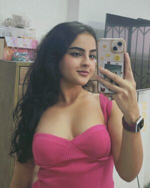 Renaye Tejani Instagram - Thinking pink 💗