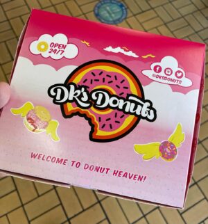 Renes Rivera Instagram - This place is absolute 🔥. ( @dksdonuts )

.
.
.
.
.
.
.
.
.
.
.
.
.
.
.
.
.
.
.
.

.
#Donuts #Snack #SantaMonica #Cali #Fire #Delicious #MustHave #DKDonuts #Doughnuts #Sweet #LA