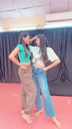 Reshma Shinde Instagram - We can vibe on any song !! 🎀 🦋 
.
Pagal panti tho jaroori hai !!🤪💃
.
.
Meeting after a looooong time 🫂😘😘💕💕🥰🥰 calls for reel !! 
.
@shivanibaokar darling thankyou for shooting this video 😘😘😘
.
#trendingreels #reelindia #fun #masti #reshmashinde #poojabirari #dance #friendship #love #rehearsals #impromtu #marathiactress