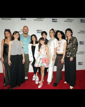 Residente Instagram - In the summers en el festival de @tribeca. Fue muy especial compartir la experiencia de mi primera película como actor junto a toda esta gente que quiero.  @inthesummersfilm  Es una película hermosa y complicada como la vida misma. Siendo una película de cine independiente es increíble todo lo que ha logrado. Desde ganar mejor película en el festival de Sundance, entrar a Tribeca para hacer su premier en NY hasta ser adquirida para proyectarse en cines. Gracias a la directora @uit14 por contar conmigo.