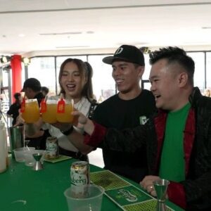 Reuben Kang Instagram - Stepping into the Lunar New Year with style at @CarlsbergMY CNY Bazaar at 1 Utama, happening NOW until Feb 4th! 

Lots of fun activities, exclusive merchandise and delicious food, this event is brewing with excitement. Come on over and celebrate this CNY with us! 

For 21  non-Muslims only. If you drink, don’t drive.

#BrewingProsperityTogether #BestWithCarlsberg #CelebrateResponsibly
