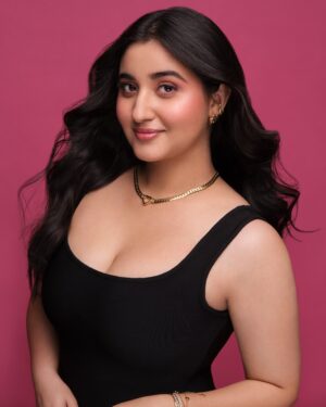 Revathi Pillai Instagram - 🎀💘🫧

Photos @_prajwalkhade
Styled by - @stylebykayal
Makeup: @ritikaturakhia01
Hair @pinkeykashidonhair

Assisted by - @yashtikaasharmaa
@vanshita_thapar (styling) @hmua_jahnvigala jhanvigala (makeup)

Ear Cuffs/ Ring- @nihiraa_india 
solikocommunications
Necklace- @shvetah.in
Heels @londonrag_in