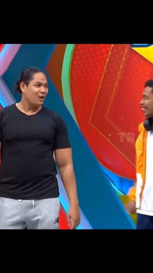 Reymon Knuliqh Instagram - Setelah berpuluh purnama akhirnya bisa duet lagi ama juragan serundeng @dede_sunandar 

#reymonknuliqh #trans7 #komedi #komedishow