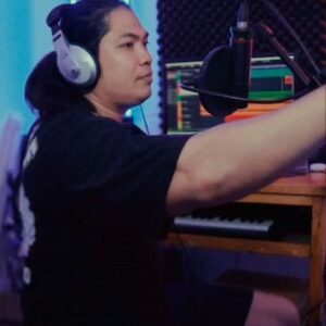 Reymon Knuliqh Instagram - Demi waktu - ungu

@kak.chims kebanyakan request ungu 
Okelah kita cover lagu dari @ungu_band 

Semoga sesuai ekspektasi

#reymonknuliqh #ungu #unguband #cover #coverlagu #lagu #laguhits #lagugalau #laguviralindonesia #musikindonesia #musik #musikcover #musikhits #musikindo