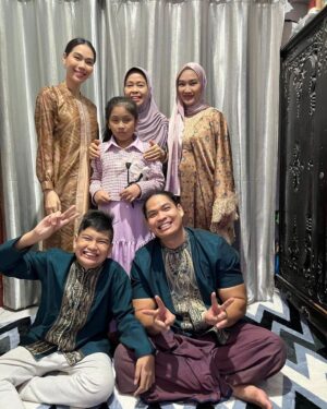 Reymon Knuliqh Instagram - Selamat idul Fitri 1445 H
Semoga keberkahan mengawali hari kita semua kedepannya
Aamiin ya rabbal alamin