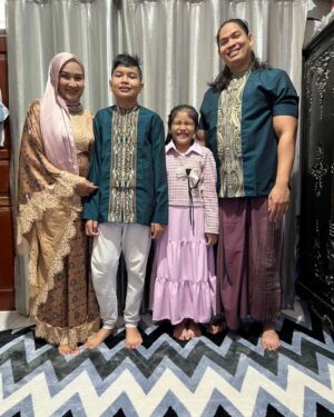 Reymon Knuliqh Instagram - Selamat idul Fitri 1445 H
Semoga keberkahan mengawali hari kita semua kedepannya
Aamiin ya rabbal alamin