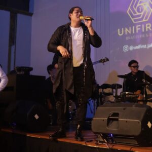 Reymon Knuliqh Instagram - Malam yang sangat ruaaaar biasaaahhh

See u next event with @smellsun.music 

Happy enjoy...

#reymonknuliqh #smellsun #smile