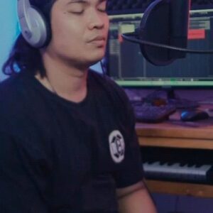 Reymon Knuliqh Instagram - Tentang rindu - virzha
Salah satu lagu yang selalu berhasil bikin gw terharu dari @virzhaofficial
Nuansa nya yang selalu bikin kangen sosok ayah bikin gw coba pengen nge cover

Thanks to @kak.chims 

#reymonknuliqh #tentangrindu #virzha #laguhits #coverlagu #coversong #laguenak #laguviral