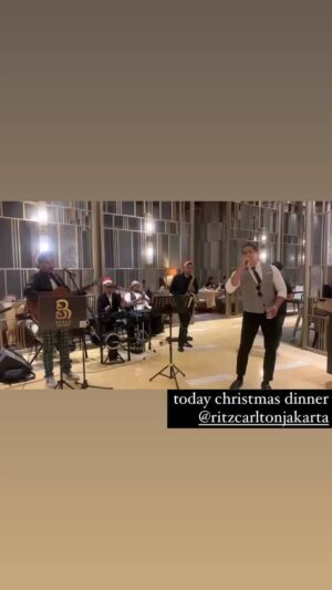 Reymon Knuliqh Instagram - Tonite @ritzcarltonjakarta 
With @smellsun.music and our brother @yeftapelamonia 

Beautiful day

#reymonknuliqh #smellsun