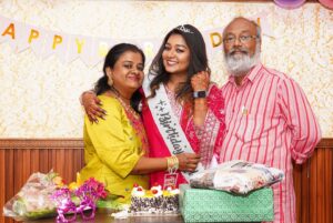 Rhema Ashok Instagram - Mumma and Dadda! I’m blessed to be your little girl ♥️🫂

It’s not about the gift, it’s about how much they love me, and their effort to make me feel special every time. 🥹🤌🏻

There’s no word to describe what you mean to me. There’s nothing that I can repay for what you’ve done to me 🥺 
There’s no one that could replace both of you 🫂There’s no way to regret being your child. There’s no imagination what I would be without you.

Thankyou so much for always keeping Me & @be_bezzz as your priorities 🤌🏻
I love you @rebeckaashok @ashrebesirhema my love of my life ♥️♥️♥️♥️

#applewatch #birthdaygift #iwatch