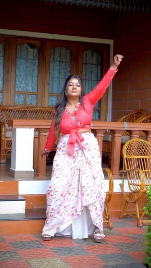 Rhema Ashok Instagram - Now cool it mama 🤫

Mua: @rhemas_bellezza_atelier 
Hairstylist: @miss_pretty_makeoverartist 
Wearing: @prisara_thedesignercompany 
Dop: @thekingphotography_madurai 
Resort: @thenestinn
