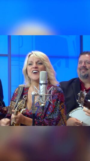 Rhonda Vincent Instagram - @rhondavincent performs her new song "Please Mr. Please" 

#rhondavincent #bluegrass #acoustic #acousticperformance #performance #songwriting
